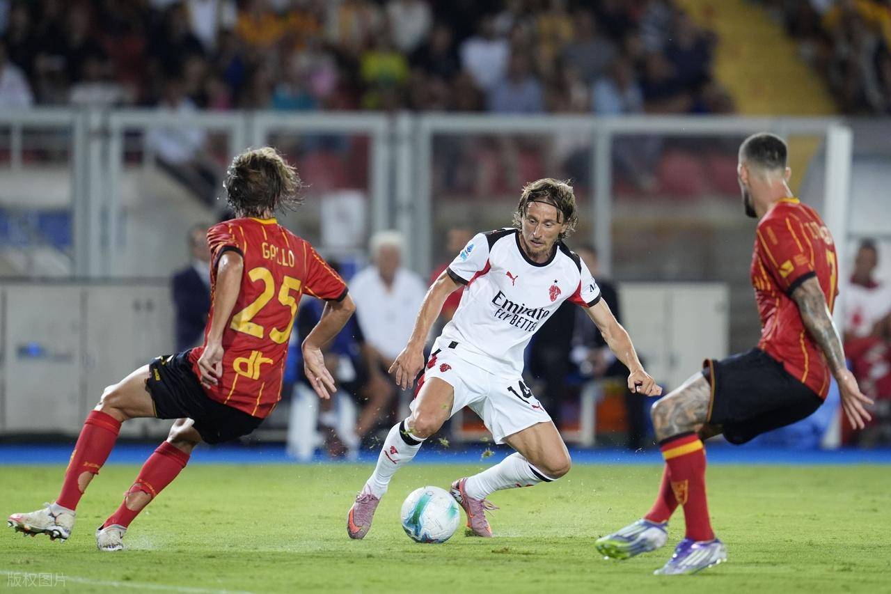 开云APP-加时末段体能课后，AC米兰手感冰凉备战欧冠，底气十足，训练强度明显提升-开云APP